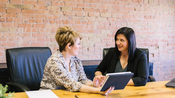 What is the Difference Between a PEO and a Payroll Company?